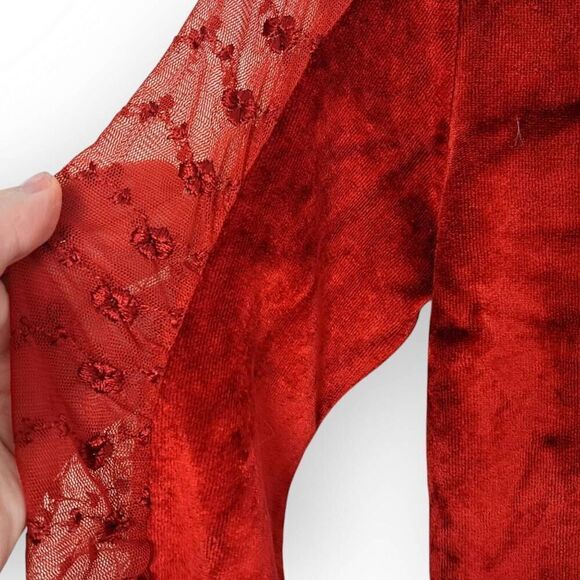 Red Haute Women's Y2K Burnout Ruched Mall Goth Velvet Long Sleeve Blouse size 2 - Picture 4 of 7